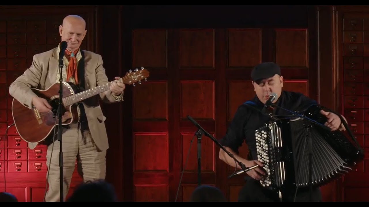 Elias Akselsen med Stian Carstensen - Gråtende Sky