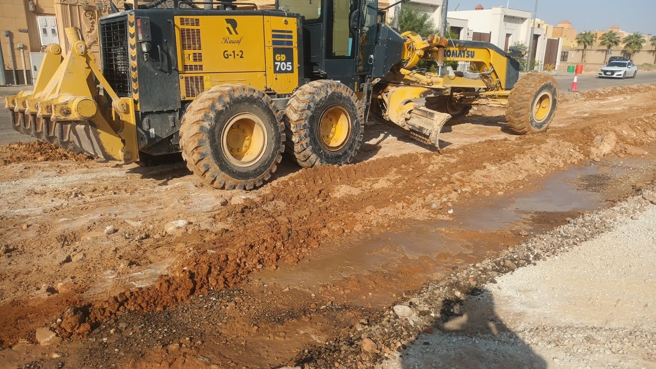 Roud khola ho raha hi bahot zabardast kam horah