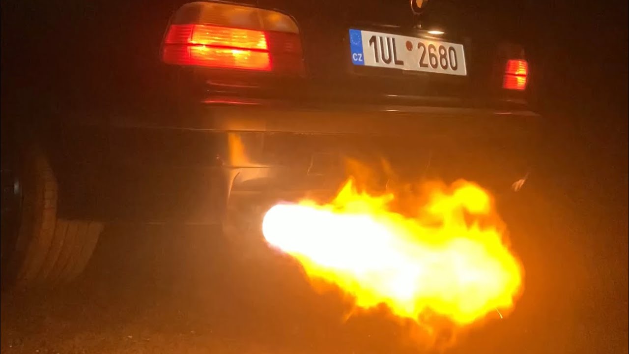 BMW E36 328i huge flames, fast and loud rev limiter MUST SEE!!