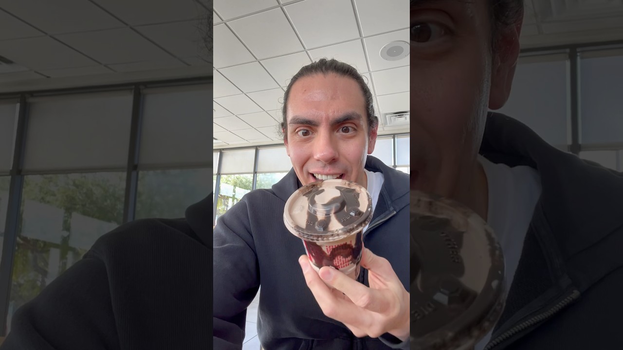 NEW Wendy&rsquo;s Thin Mint Frosty #mukbang