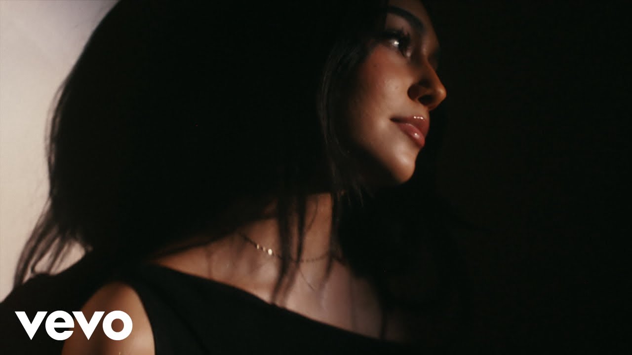 Elle Darlington - hiatus (Official Video)
