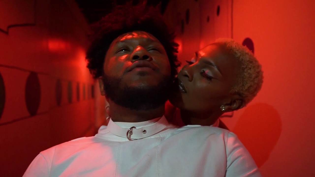 Unyque - Upside down (Official Music Video)