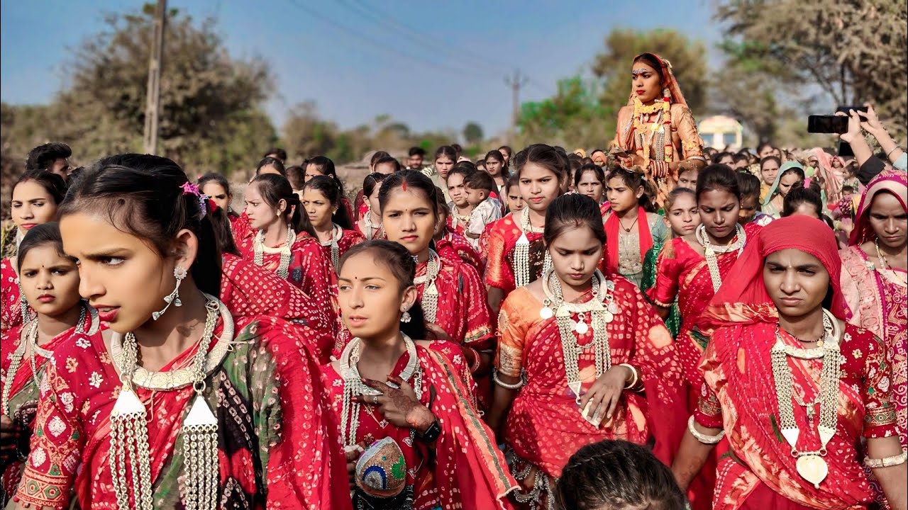 Adivasi dholiya mandal mp || आदिवासी दुल्हन सिमोडा डांस वीडियो || adivasi dulhan renda lagan video 
