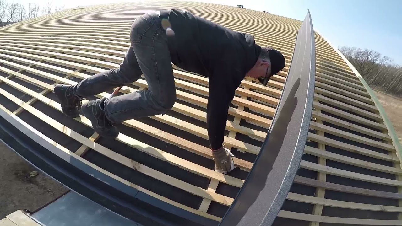 Montaż blachy panelowej