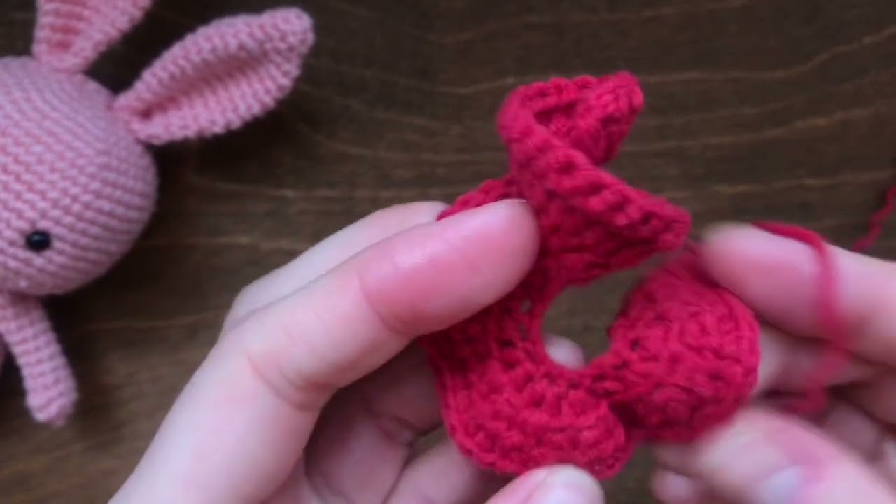 Baby bunny Amigurumi toy. Knitting collar. Handmade toys. Зайка. Игрушка крючком. Воротник.