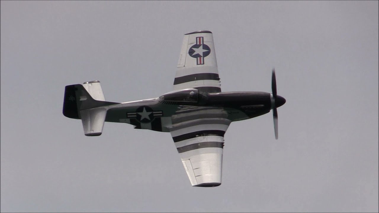 Scott Yoak & P-51 Mustang 