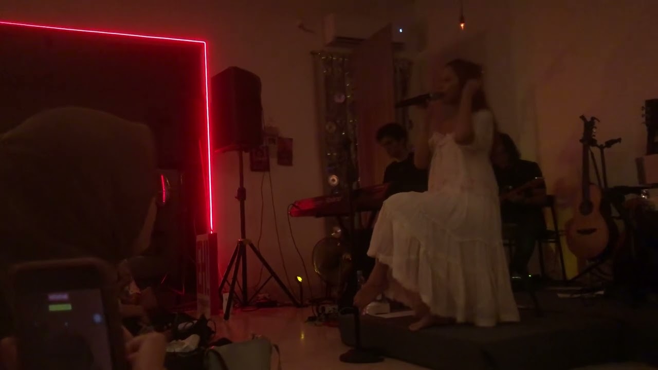 Nadin Amizah - Rayuan Perempuan Gila (Acoustic Live at EH! Mendadak, Jakarta 24/3/2024)