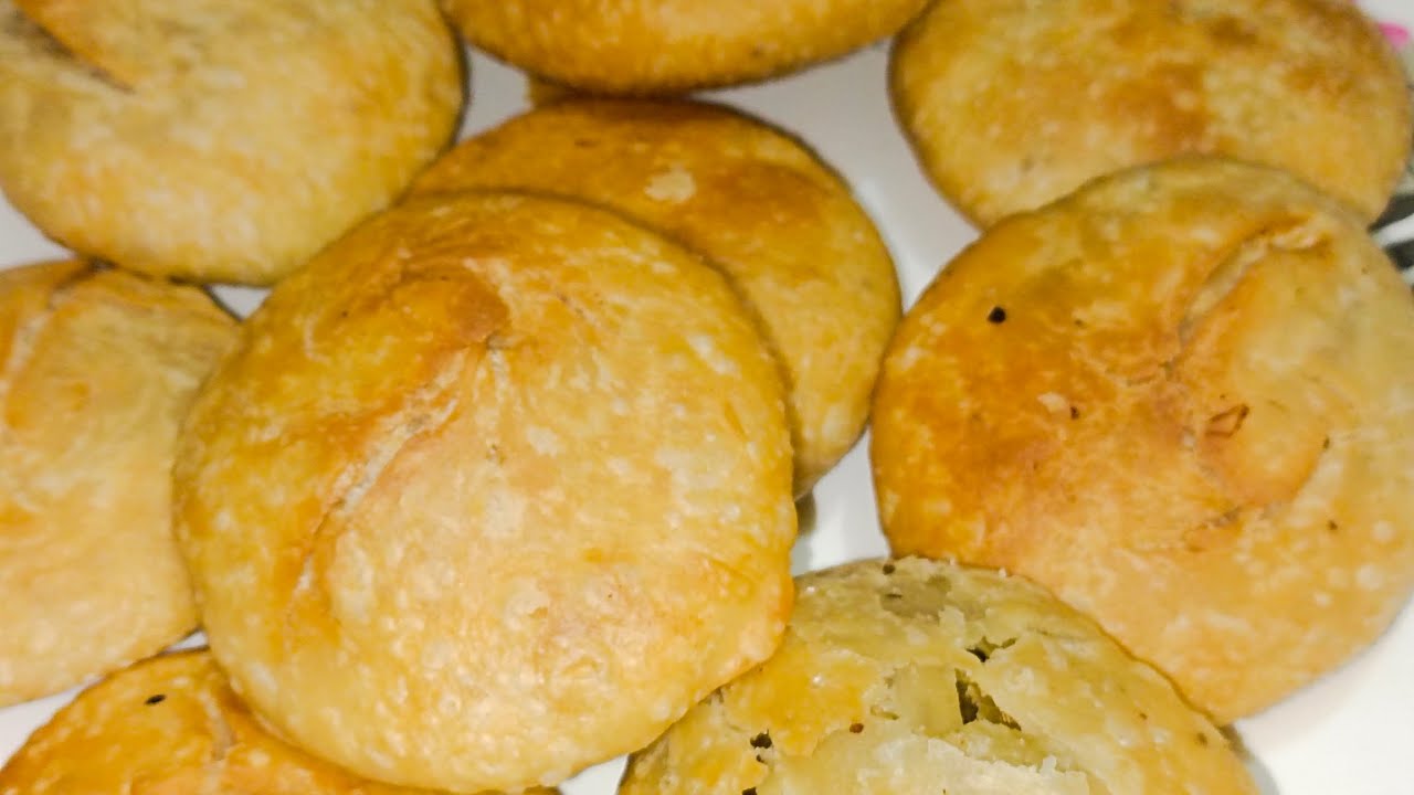 In the celebration 🎉 of 2026 first video of our channel, here's the recipe of best matar ki kachori