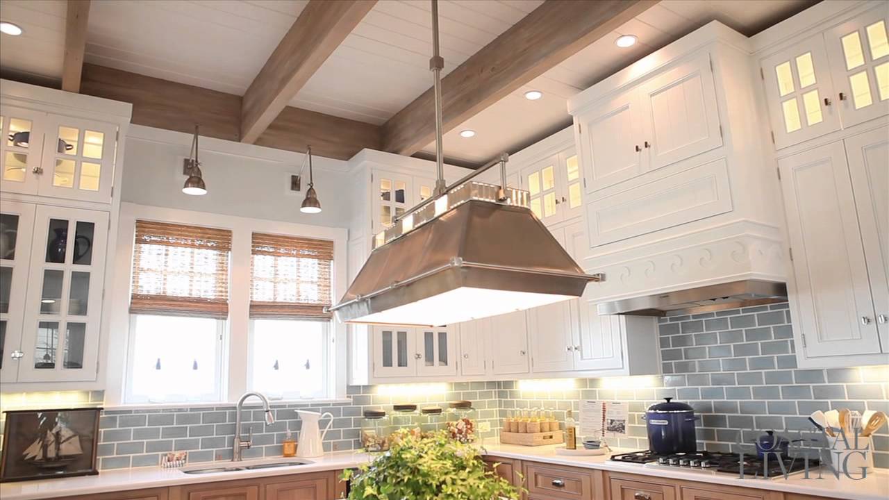 Ultimate Beach House: Kitchen