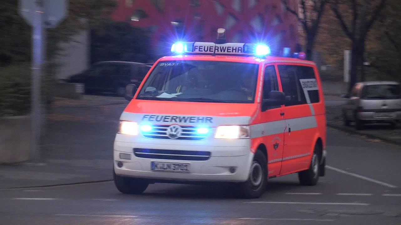 Einsatzfahrten an Halloween in Köln - [FEUERWEHR | RETTUNGSDIENST | POLIZEI]