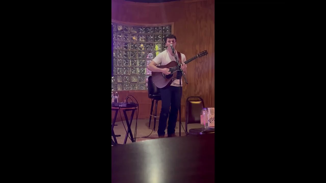 Foo Fighters Everlong (COVER) by Logan Clough