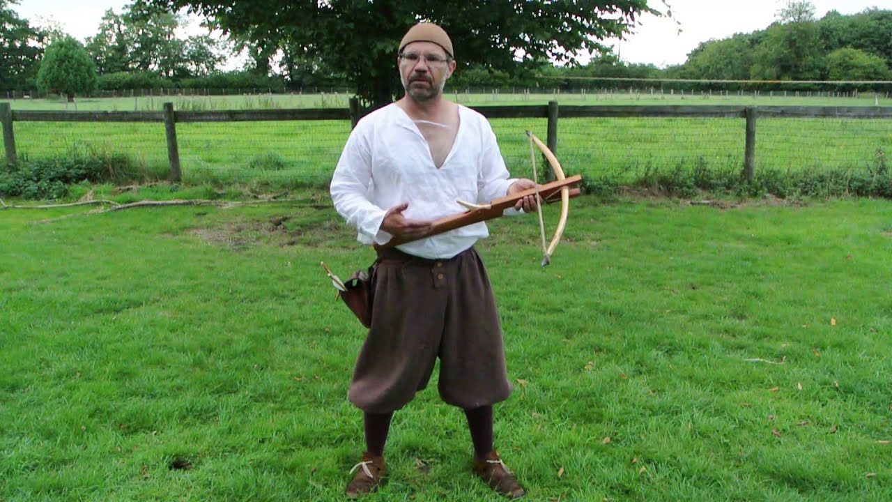 Tod of Todsstuff shoots an eleventh century hunting bow