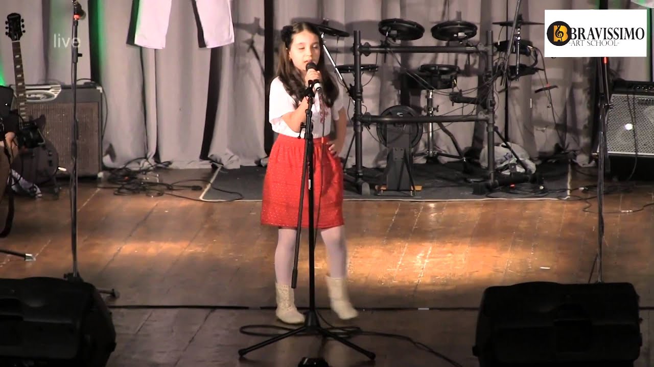 Sunt O Fata Frumusica - Antonia Ilie la Bravissimo Art School