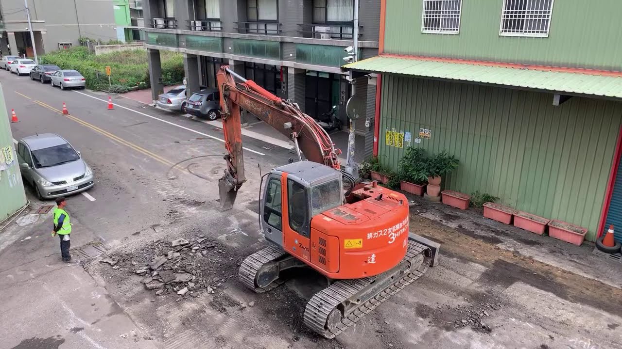 道路施工挖土機