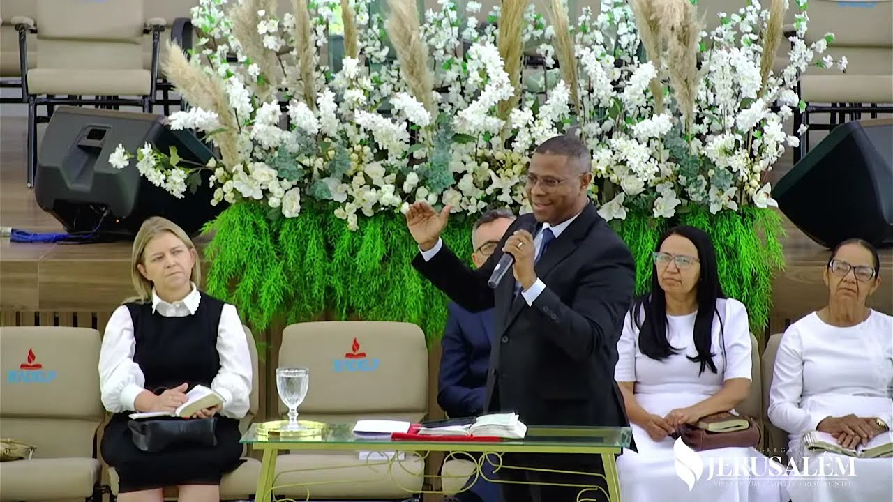 Pr. Osiel Gomes -  De glória em glória crescendo na presença de Deus - Memórias de Pregação
