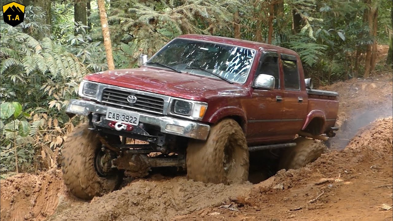 Trilha do Pinheirinho 4x4 - Toyota Hilux - Ranger V6 - Troller T4