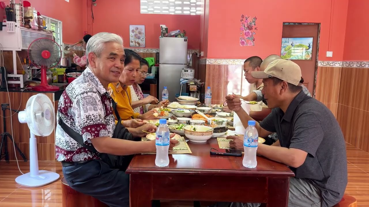 មីងមុំនិងពូមកពីហ្វីឡាភ្លក់ស្នាដៃមីងលាភមកពី