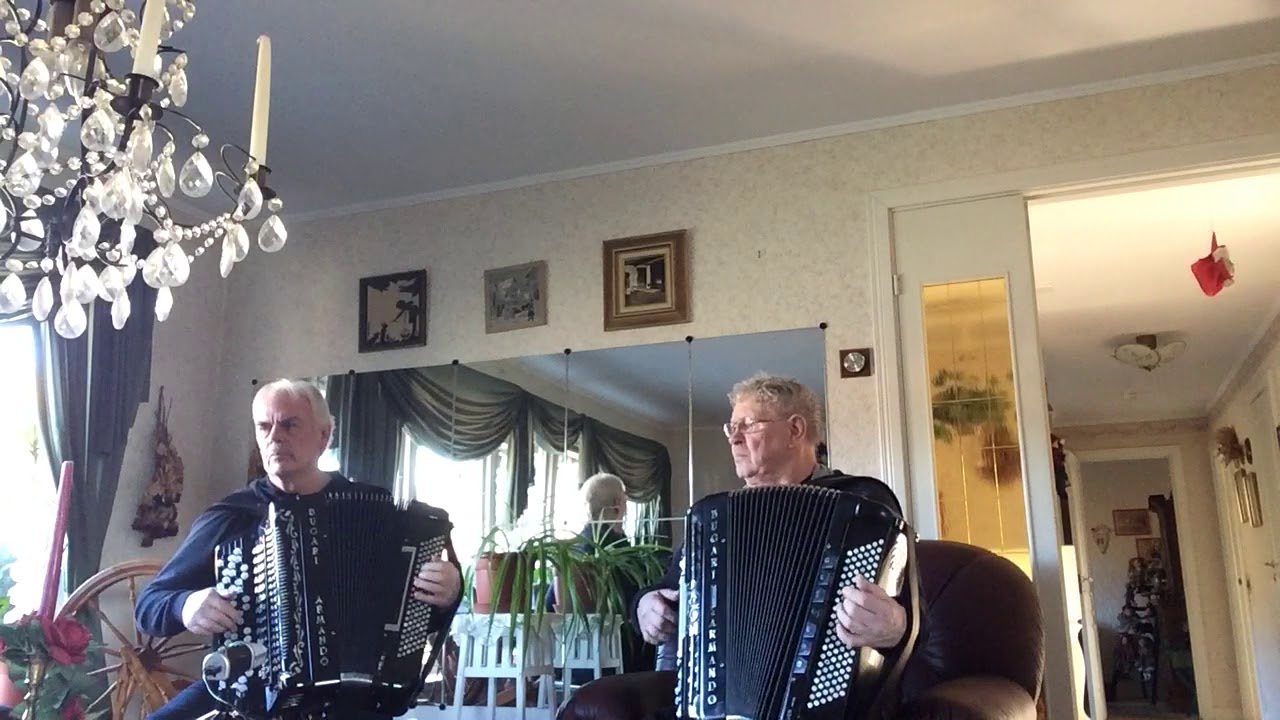 Rodger och Jörgen spelar Åkes snoa av Åke Karlsson