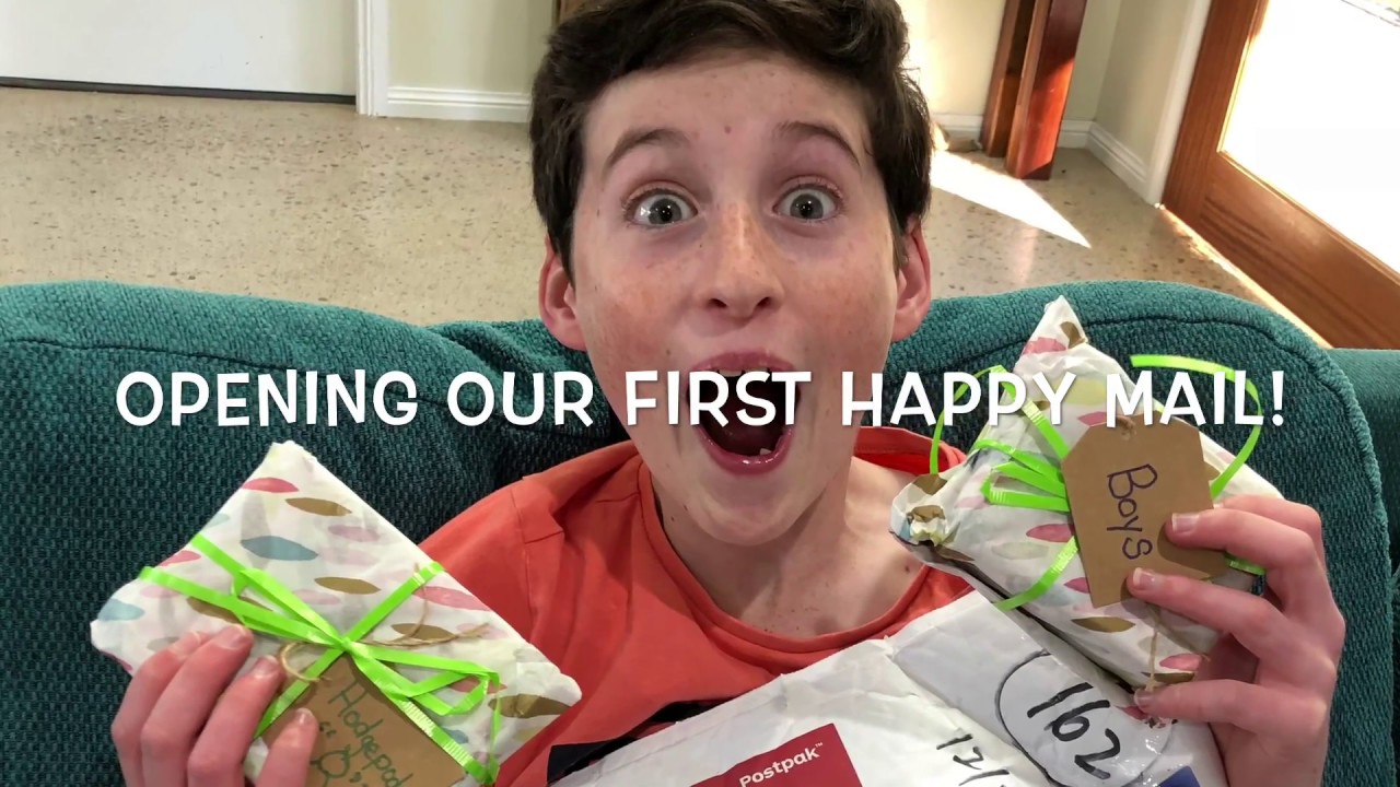 😃💌OPENING OUR FIRST HAPPY MAIL! 💌