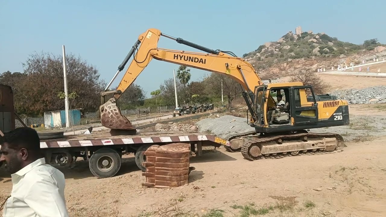 #video #excavator  lari loding #hyundai 210 #abhimanyu yadav 💙💚💙💚 fainesh wala khuch ka le jaraha