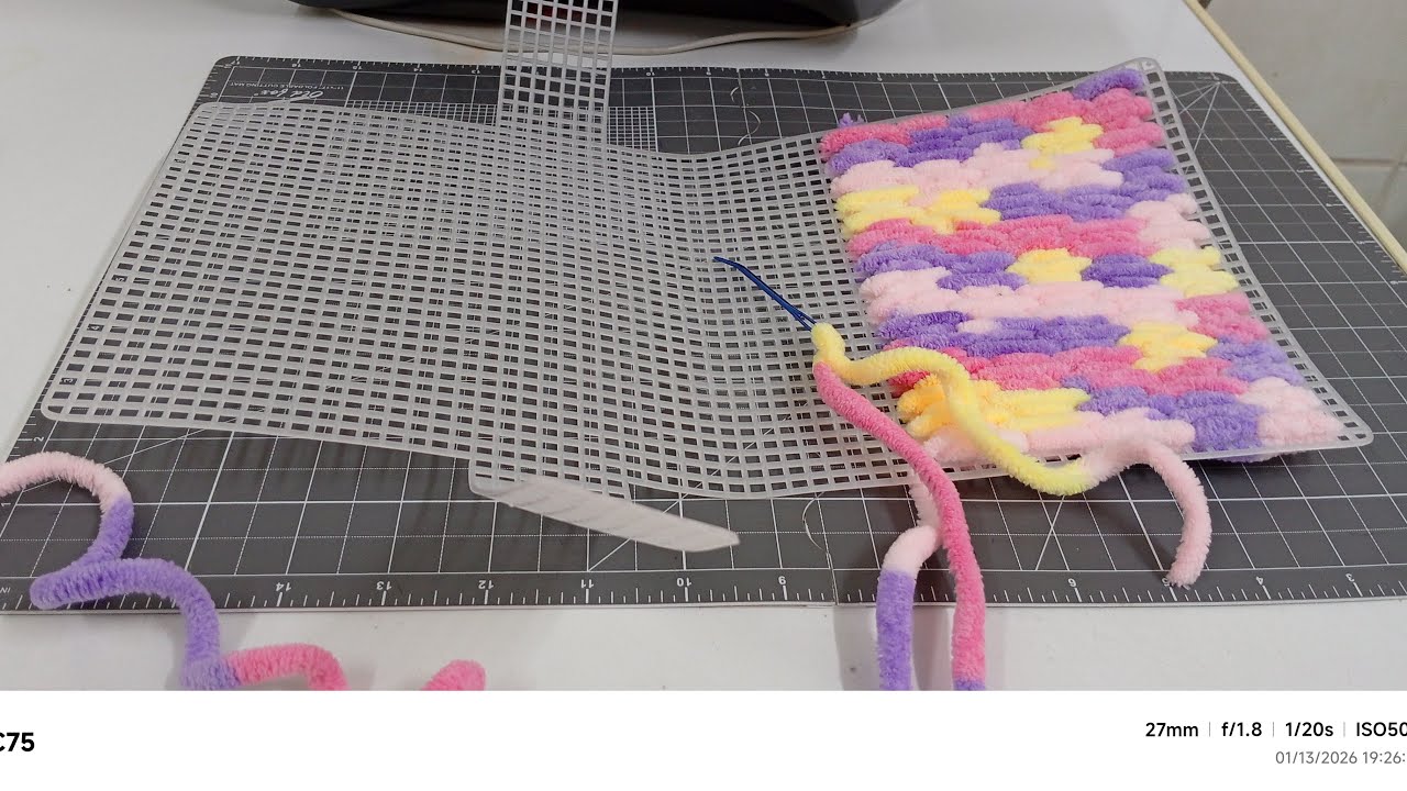 Allaiza & Jamil is live! DIY: Plastic Canvas|Soft Pastel Texture Weaving | Handmade Relaxing Craft