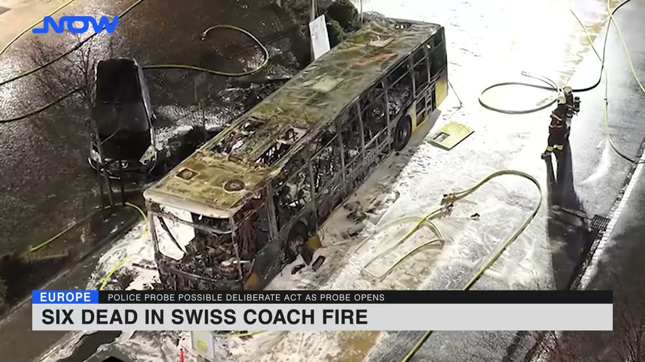 Шесть человек погибли в результате пожара в швейцарском автобусе.