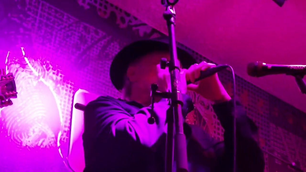Love is pain .....@Twelve Bar Blues Band. 