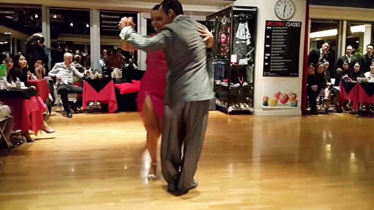 MAXIMILIANO CRISTIANI Y KARINA COLMEIRO, Por la huella, milonga