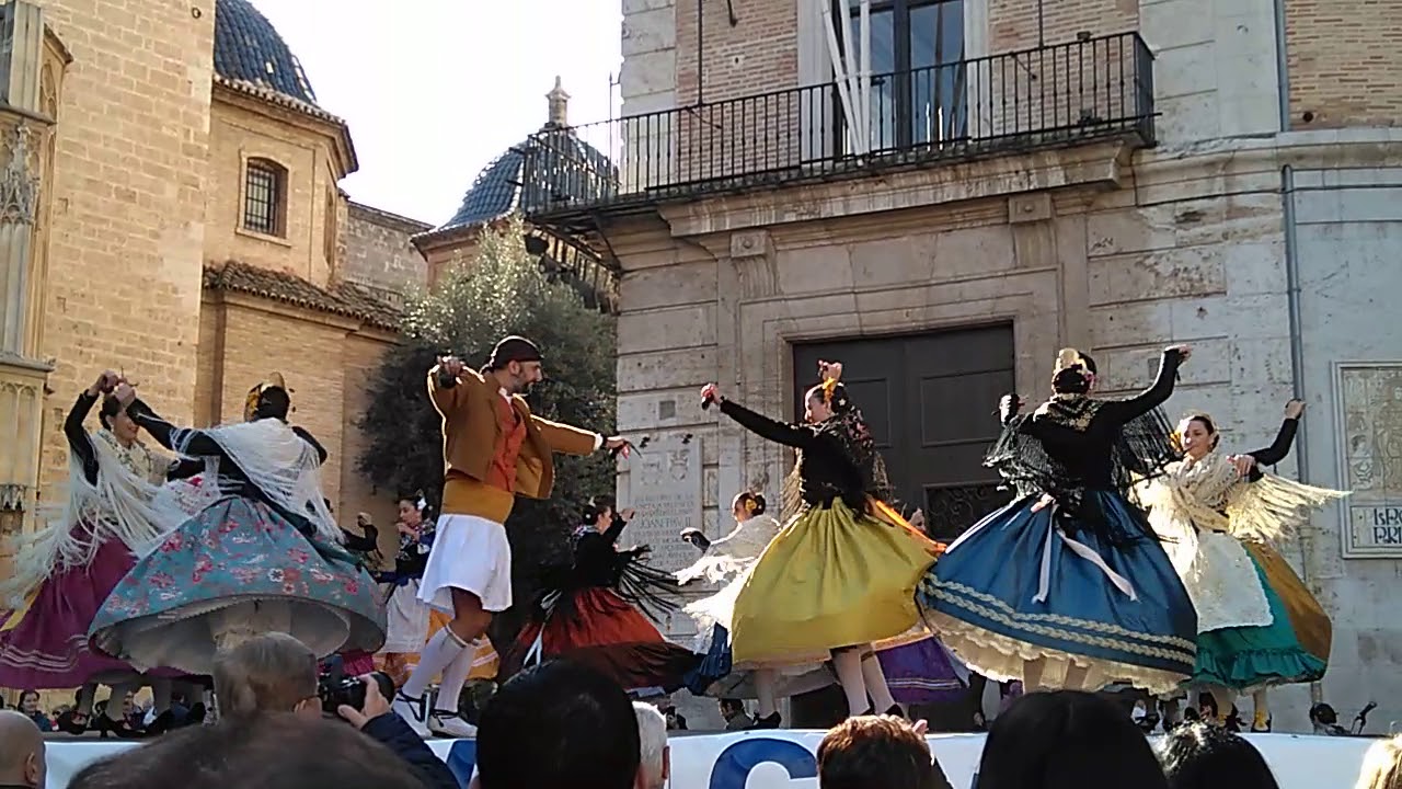 Falla Matías Perelló - Luis Santángel || Balls al carrer 2018 (parte I)