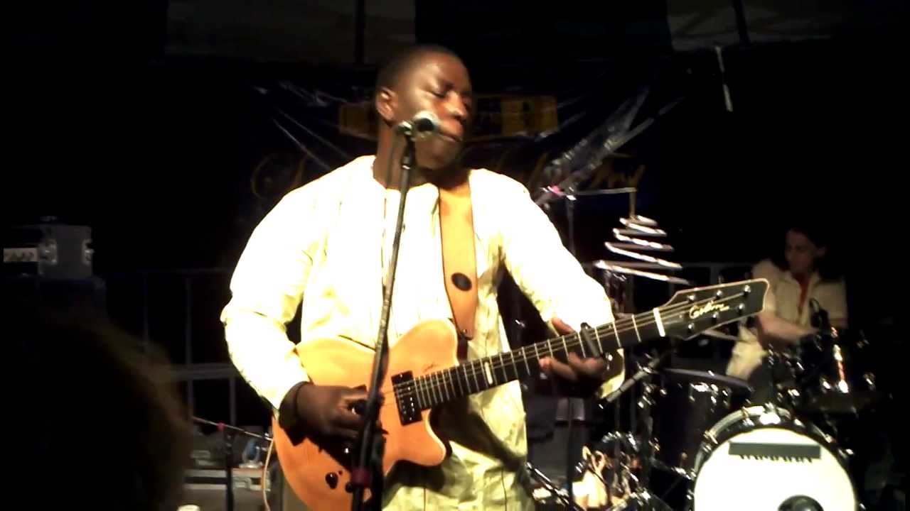 Vieux Farka Toure Amazing Guitar Riffs Live in Concert, UW Madison Terrace