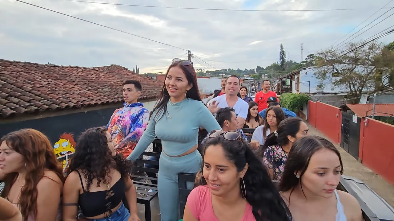 Recorriendo el pueblo de ataco en las alturas 🤩Una belleza de vista .