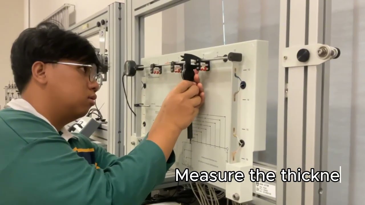 ECS268 LAB REACTIONS , INTERNAL FORCES AND DEFLECTION OF STATICALLY DETERMINATE TRUSSES