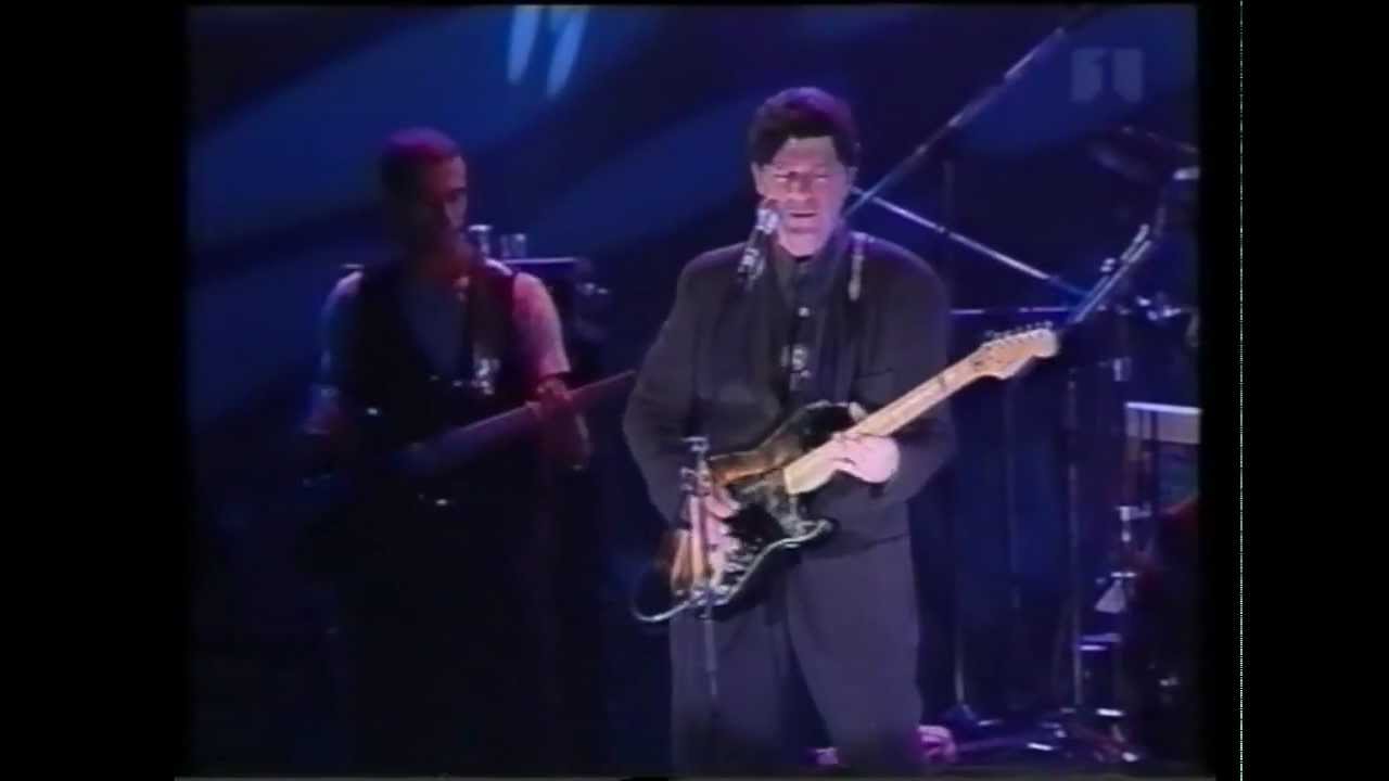 Walfredo Reyes, Jr. Drumming w/ Robbie Robertson - 