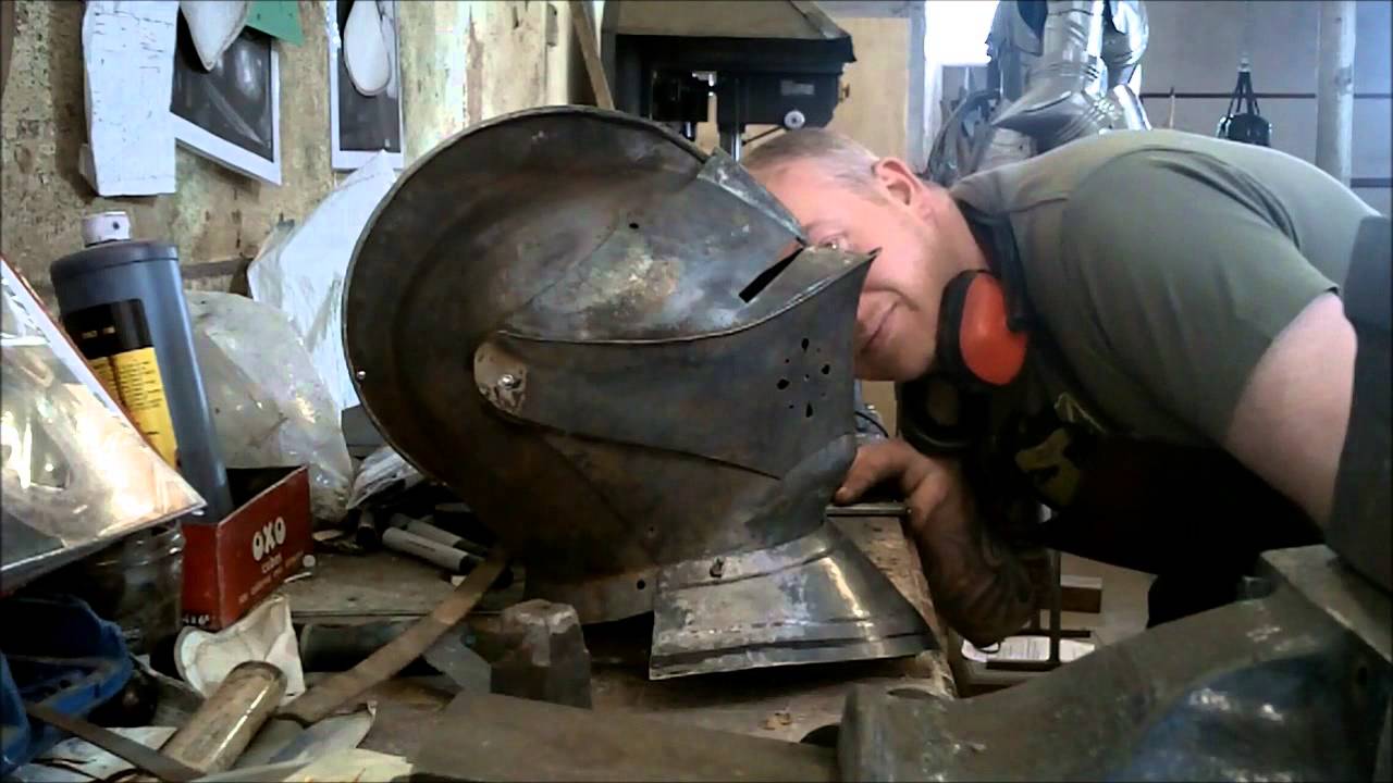 workshop cam 1 Armour by Martin Bavin, English closed helm