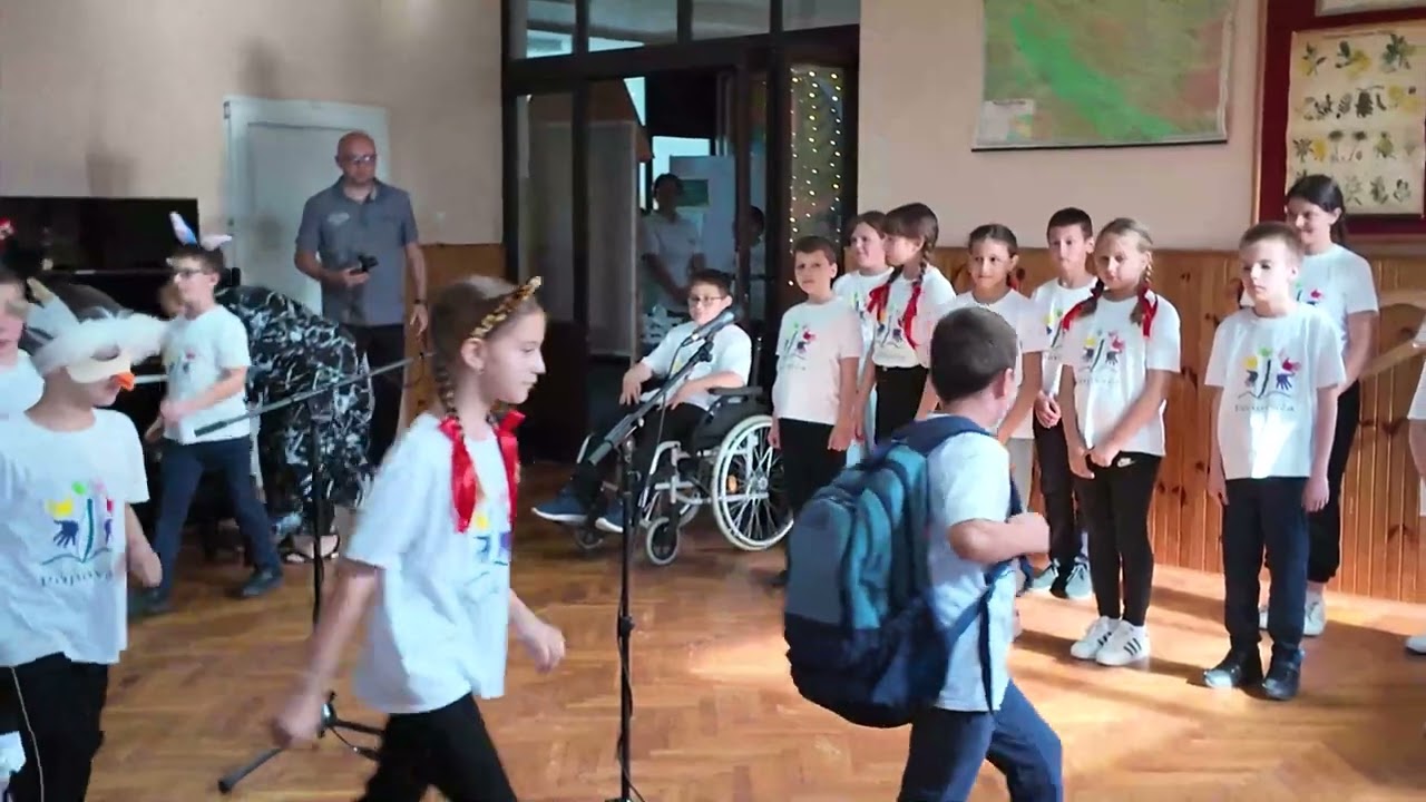 Otvorenje izložbe Uspomene koje ne briše vrijeme u Osnovnoj školi Popovača - 2024.