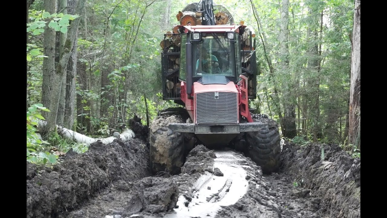 Logging with Valmet 840.3, difficult road