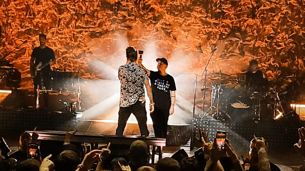 Papa Roach "No Apologies" live 8.4.2022 in Syracuse, NY