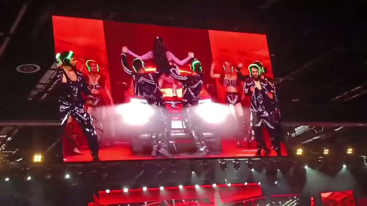 Sruthihasan Dance Performance in Dubai SIIMA 2025