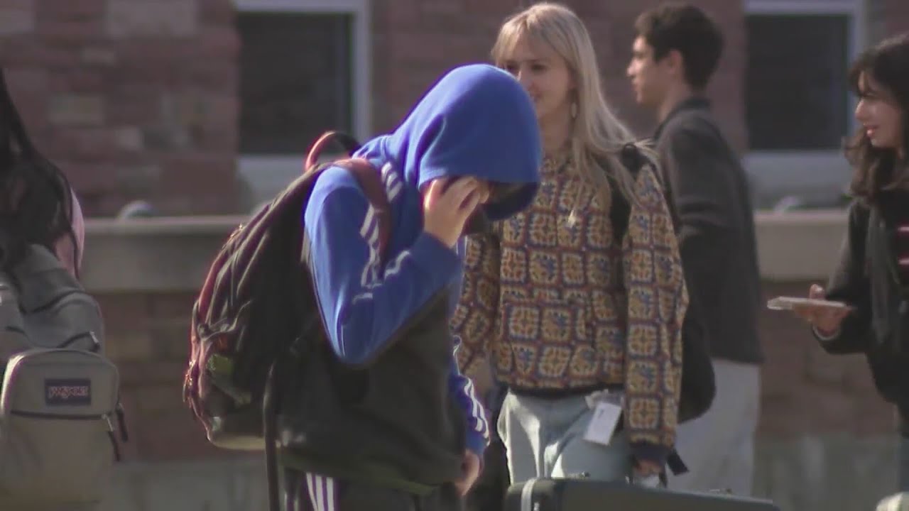 High school students upset with phone ban in school