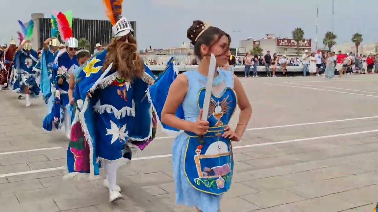 12 pares de Francia San Mateo Tepopula (carnaval) en la basílica de Guadalupe