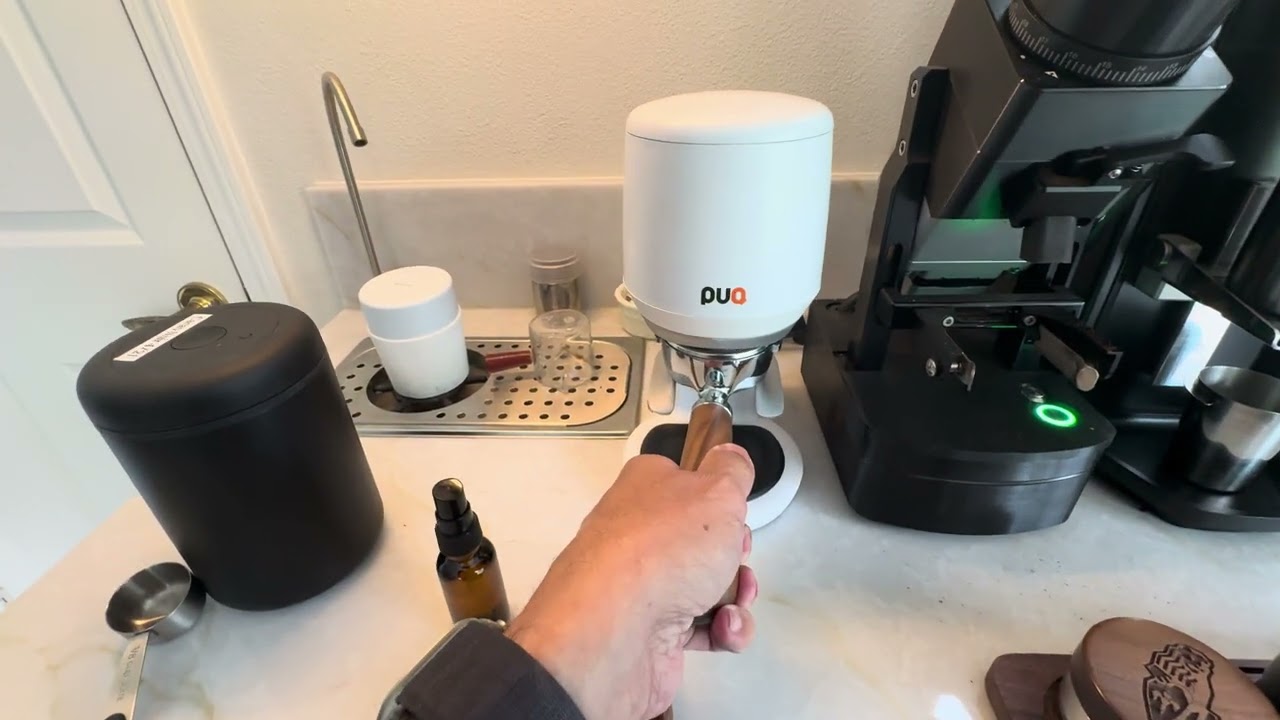 Rocket R Nine One Edizione Speciale and Kafatek MC6 Making an Americano with Our Dark Roast