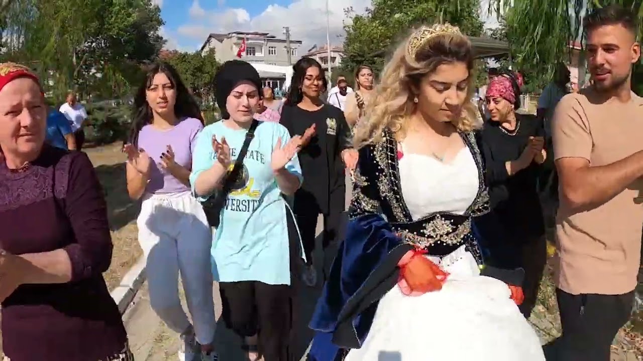 EMİRCAN   SENEM DÜĞÜN MANIKA PART  6 KINA YIKAMA