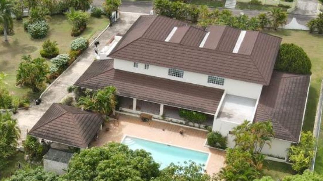 Luxury 5 Bedroom 4 Bathroom House For Sale on Great House Cl, Cherry Gardens, Kingston & St Andrew