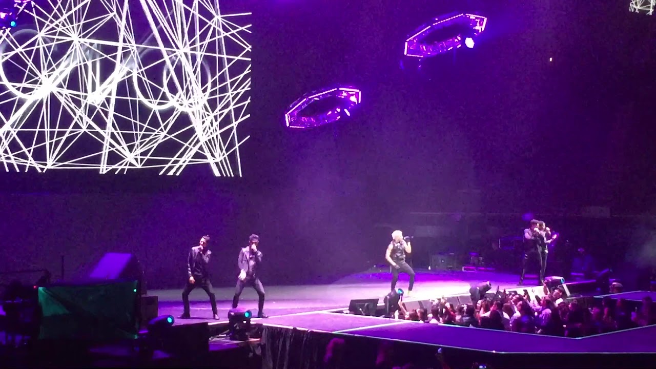 CNCO - Reggaeton Lento Live (2017)