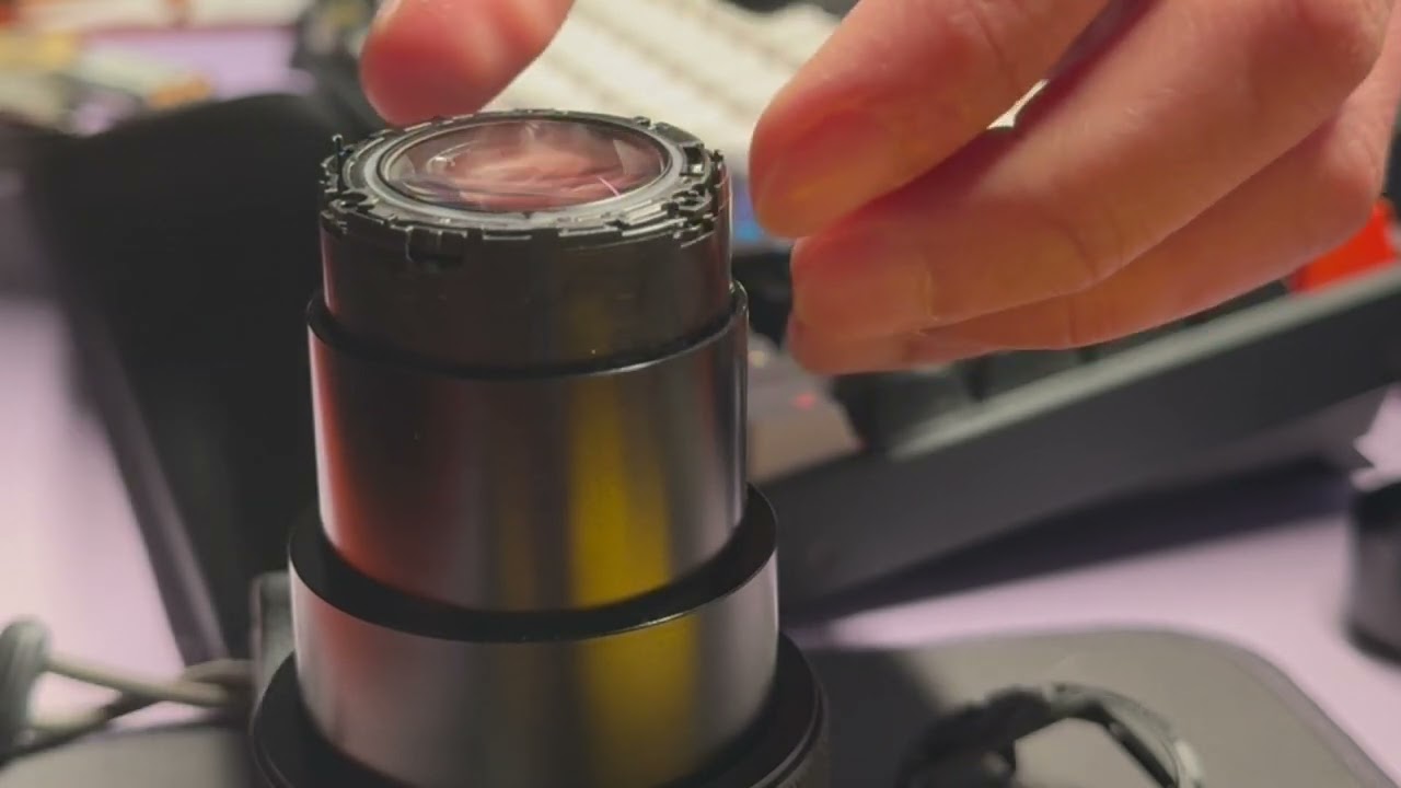 Lens dust removal from SONY RX100 VII (M7)