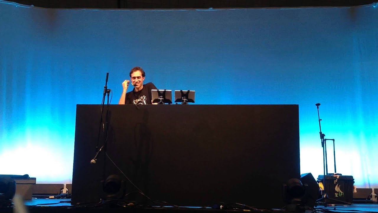 Beardyman Talks the BeardyTron_5000