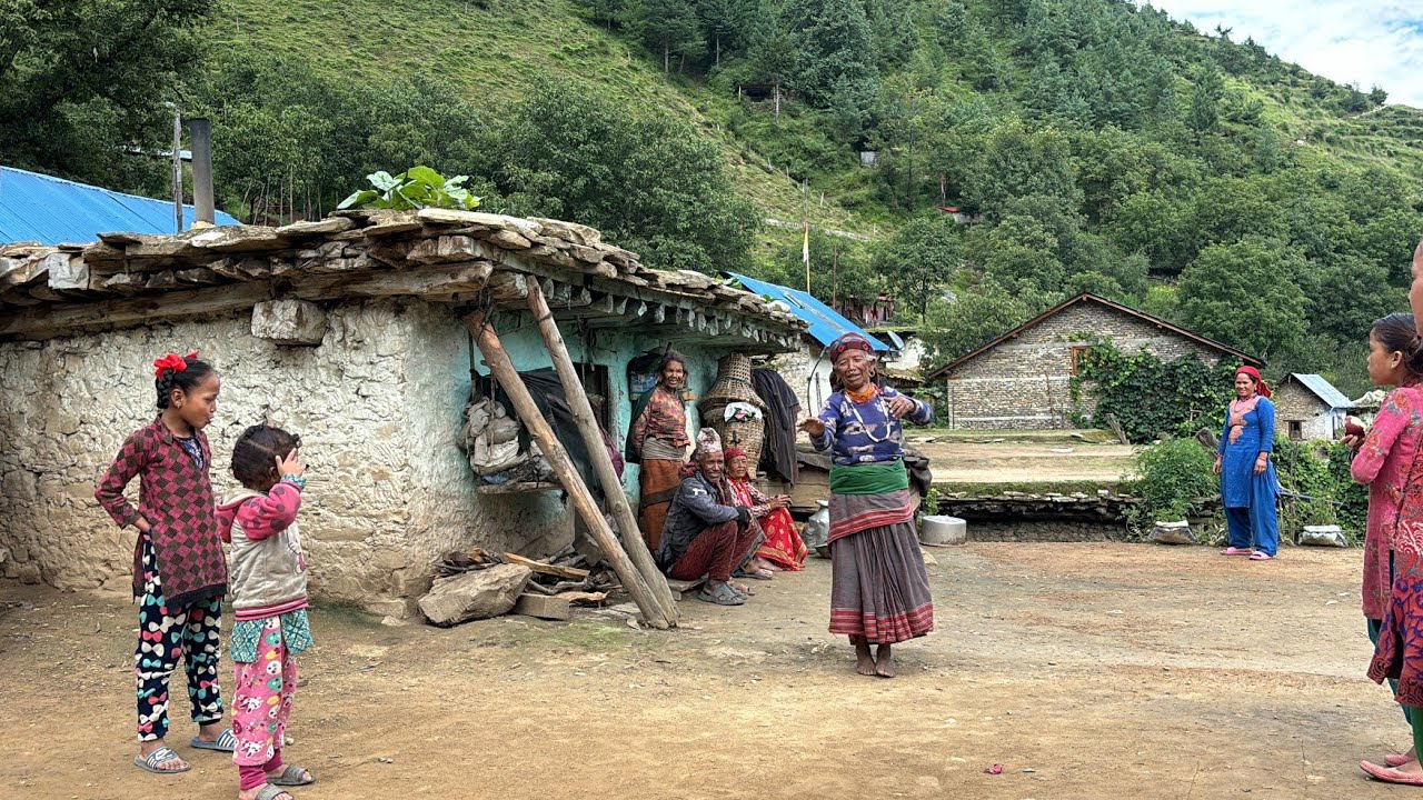 this is himalayan nepali village life || naturally and beautiful himalayan rainy season lifestyle