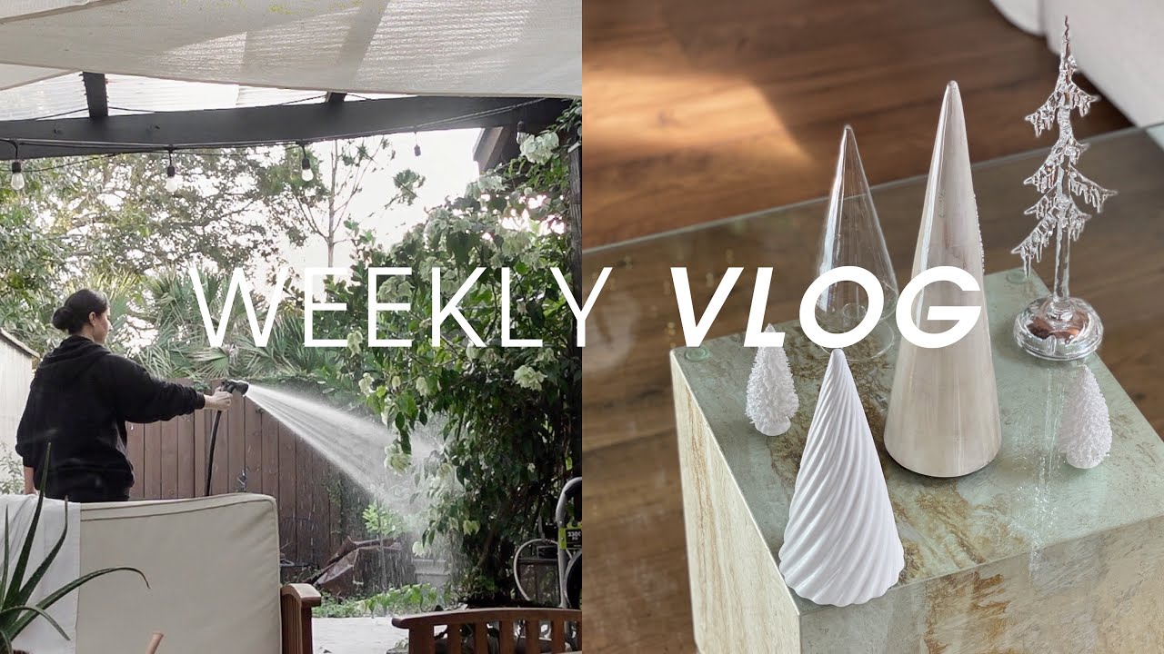 VLOGMAS WEEK 2: Closet Tour, Around The House & Christmas Decor