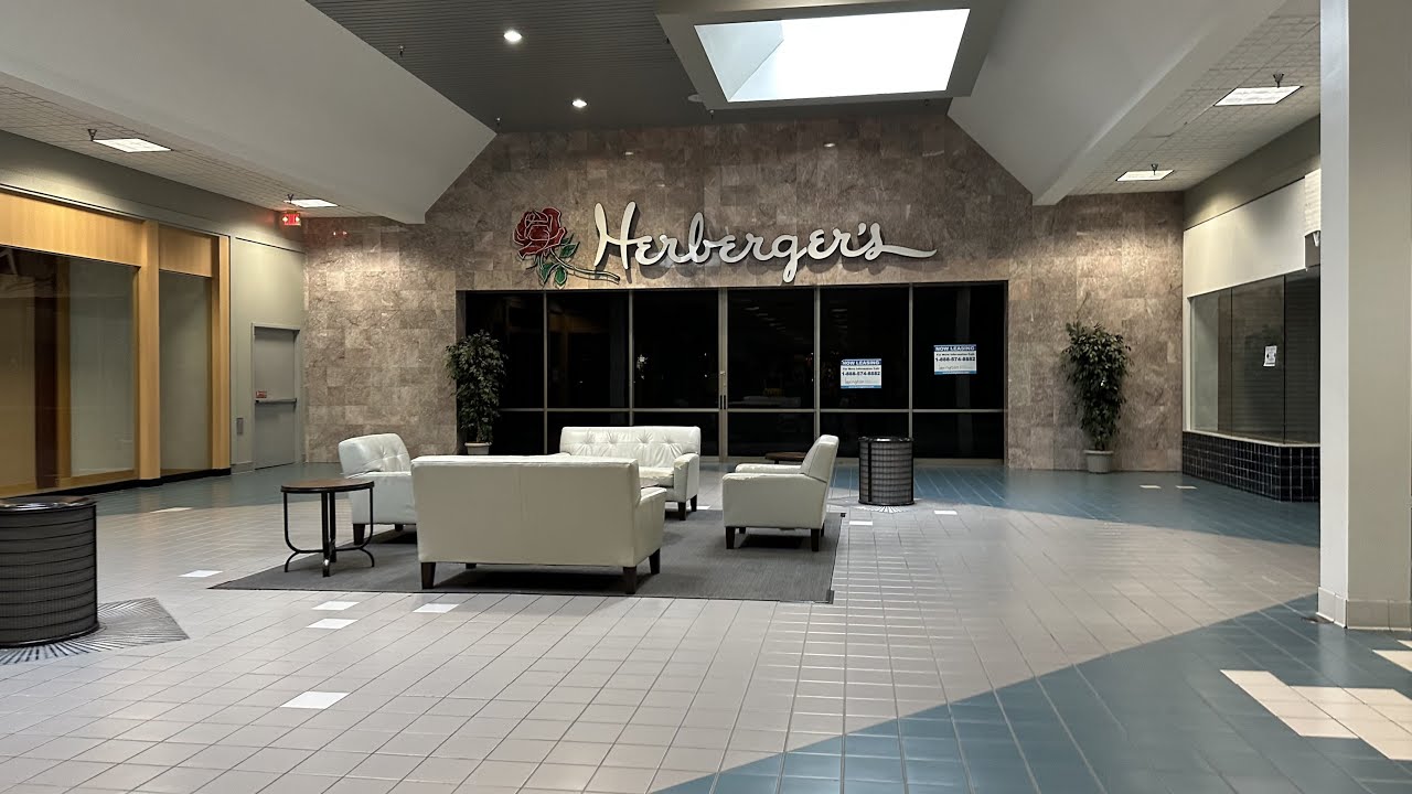 Торговый центр Quincy Place (Оттамуа, Айова) — Herberger's в Айове?