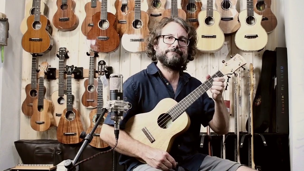 Uluru SS Manako III Ukulele (low G)